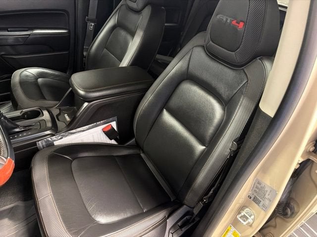 2022 GMC Canyon 4WD AT4 w/Leather