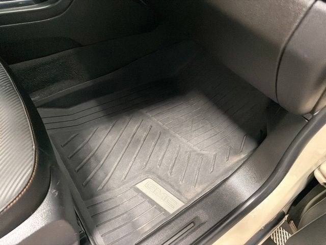 2022 GMC Canyon 4WD AT4 w/Leather