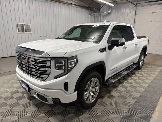 2024 GMC Sierra 4WD Crew Cab Short Box Denali's photo