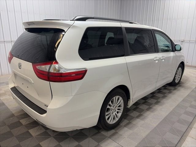 2015 Toyota Sienna XLE